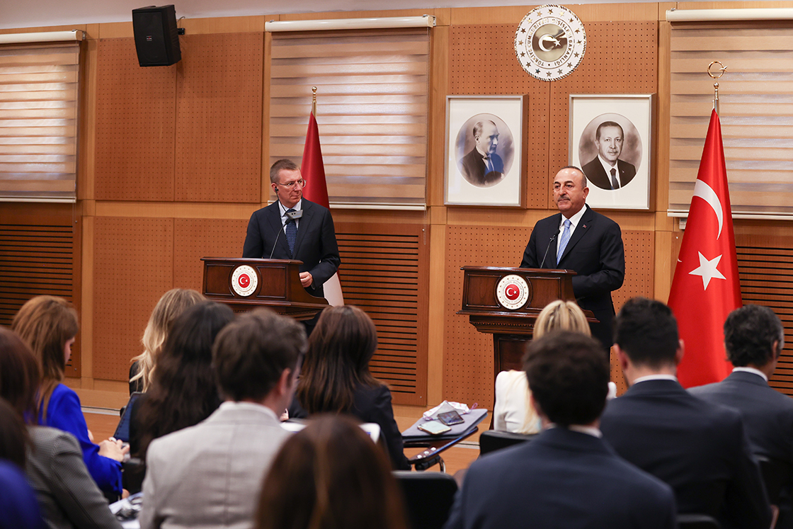 "Barış için uzlaşının şart olduğunu söyledik"