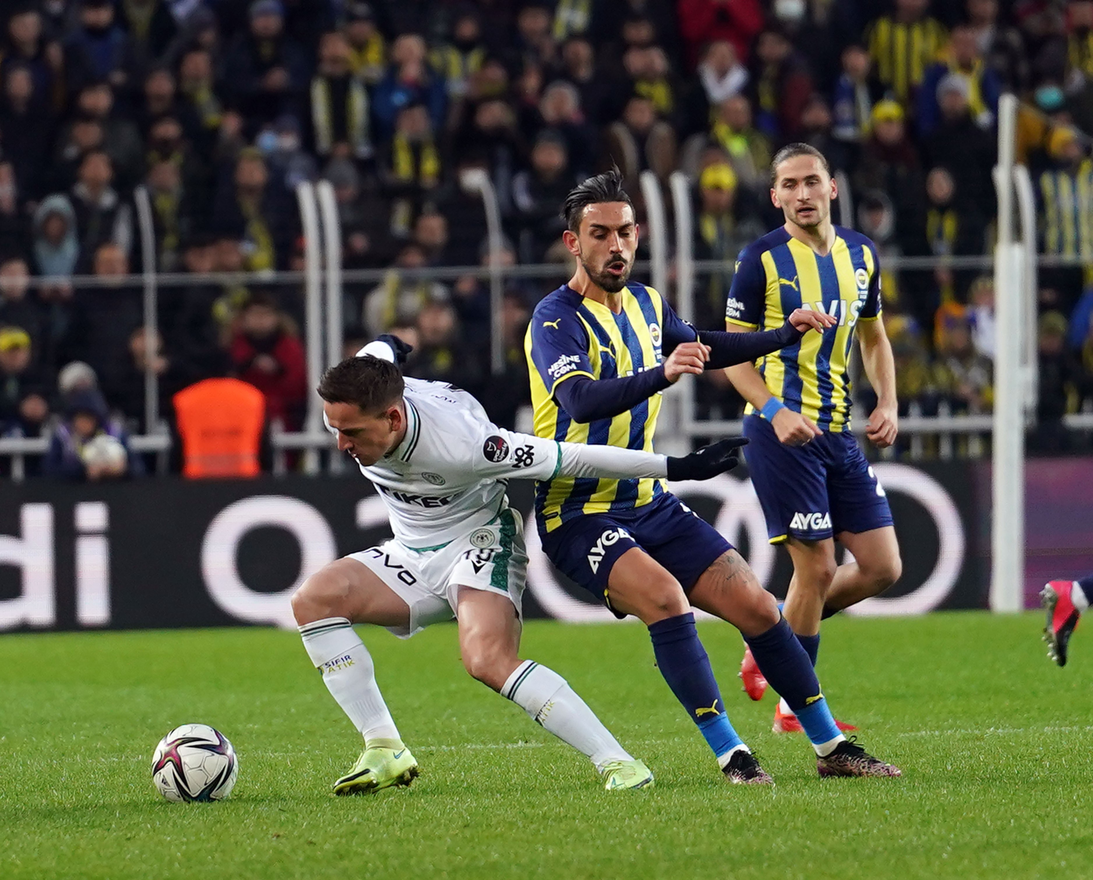 Konyaspor ile Fenerbahçe 43. randevuda