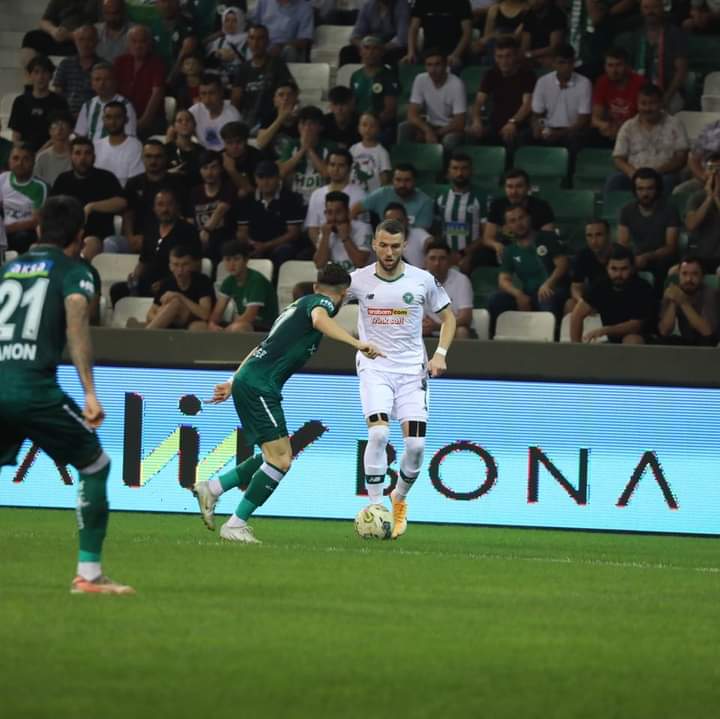 Konyaspor liderlikle dönüyor