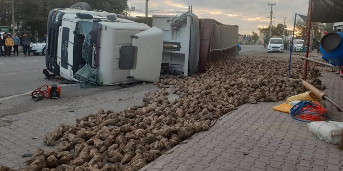 Konya'da devrilen tırın sürücüsü öldü