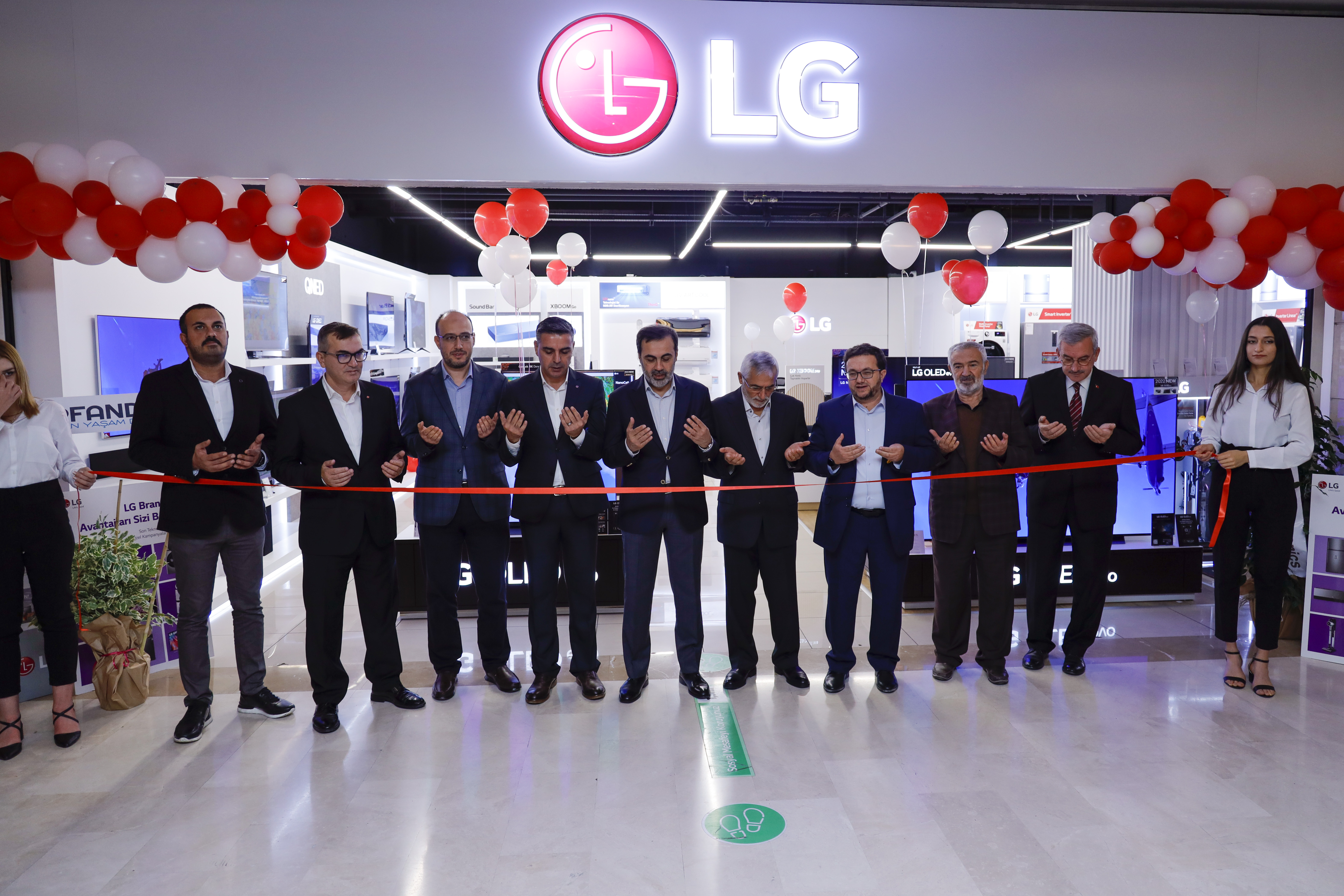 LG Brandshop Akkoc hizmete girdi