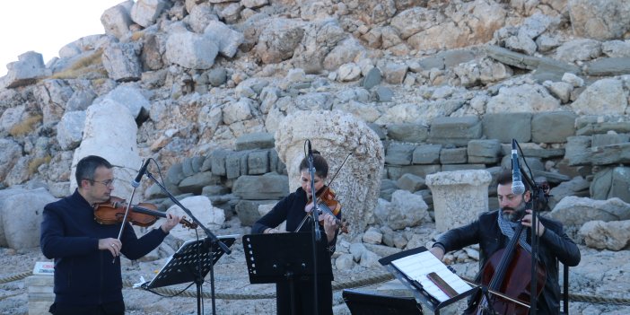 Kommagene Bienali Nemrut Dağı'ndaki konserle son buldu