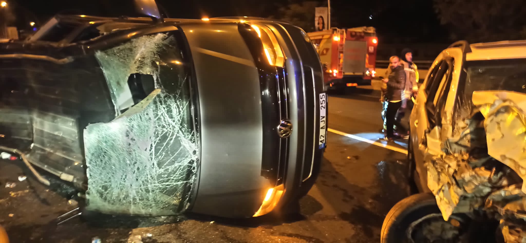 Konya Saadet Partili üyeleri taşıyan minibüs devrildi