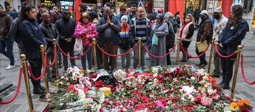 Terör saldırısında hayatını kaybedenler İstiklal Caddesi'nde anılıyor