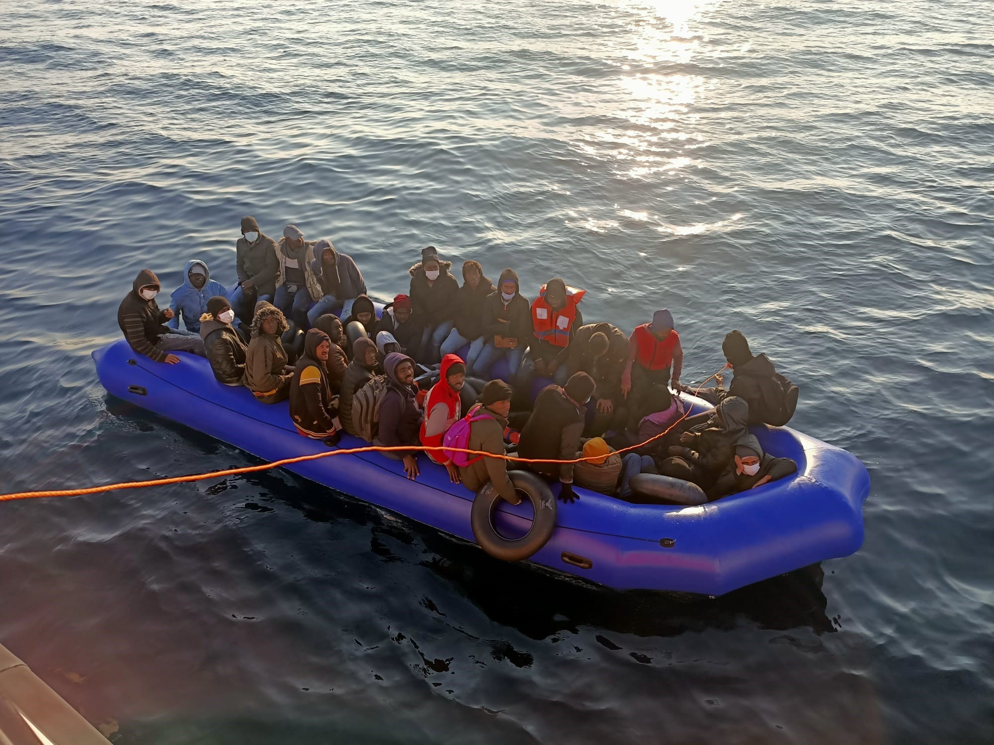 Ege Denizi'nde 63 göçmen yakalandı, 33 göçmen kurtarıldı