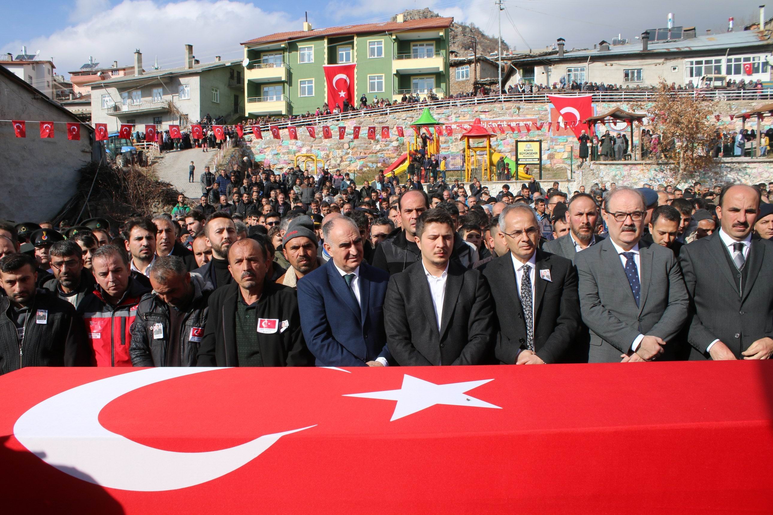 Şehit Uzman Çavuş Mustafa Işık'ın cenazesi memleketi Konya'da son yolculuğuna uğurlandı