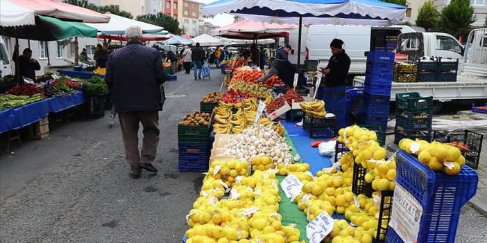 Edirne’ye akın eden Bulgarlar esnafın yüzünü güldürdü