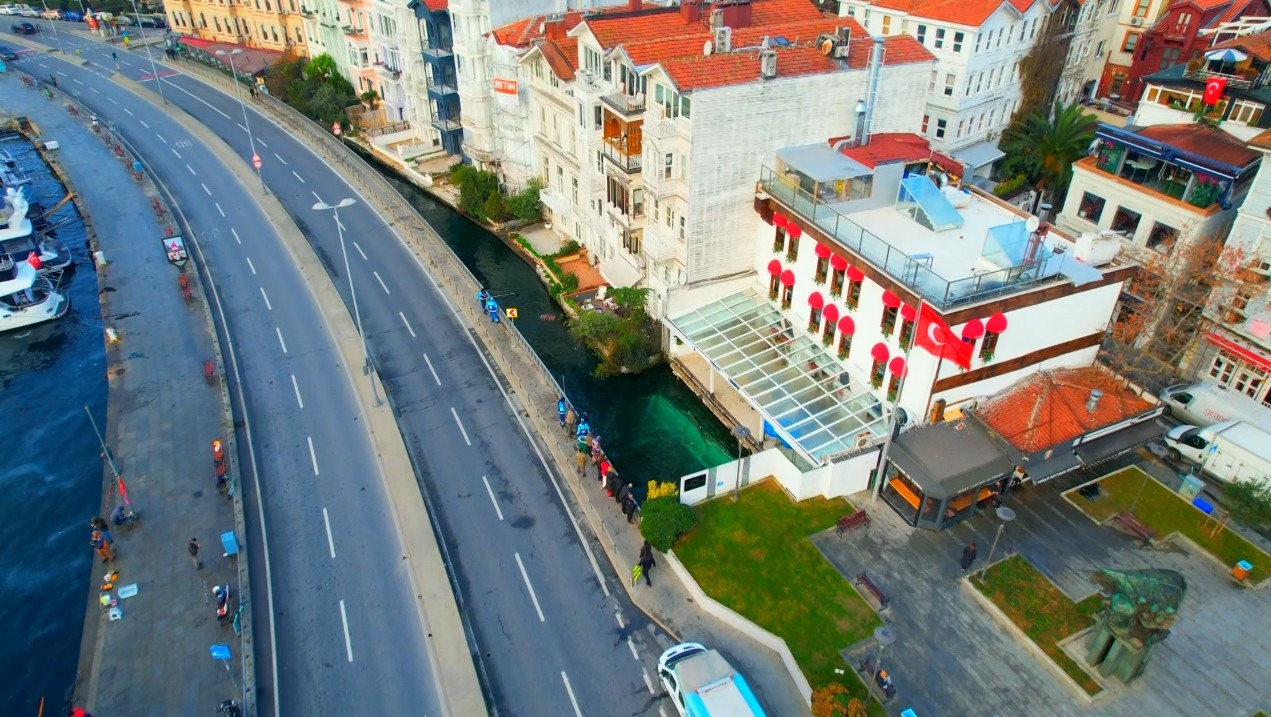 Çöken restoran havadan görüntülendi