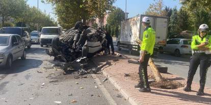 Konya'da sabah saatlerinde feci kaza! Araç pert oldu