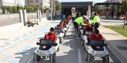 Karatay Belediyesi geleceğin şoförlerine trafik eğitimi verdi