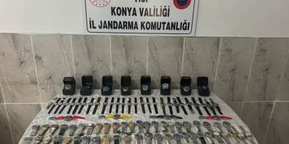 Konya'da onlarca kaçak saat ele geçirildi