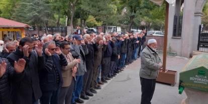 Öge ailesinin acı günü. Sait öğretmen son yolculuğuna uğurlandı