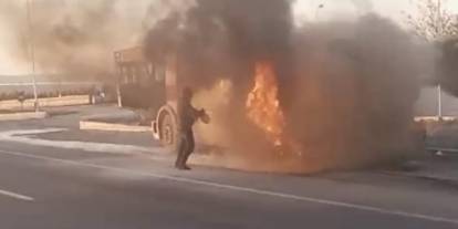 Konya'da kaynar süt tankerinde yangın. Sürücü yoldan geçen vatandaşın yardımıyla aracı söndürdü