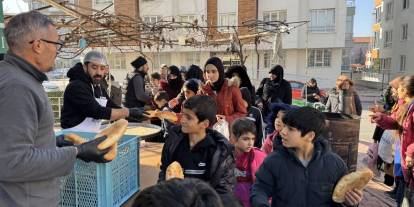 Konyalılar bunu da gördü: Şivlilik diye ekmek arası kavurma dağıttılar