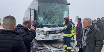 Konya'nın Ankara ile bağlantı noktasında zincirleme kaza: 6 araçta 5 yaralı var