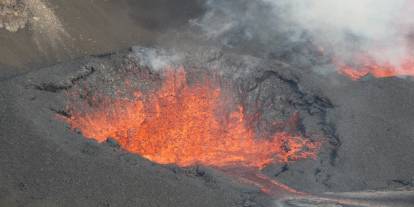 ABD’nin Hawaii adasındaki Kilauea Yanardağı patladı