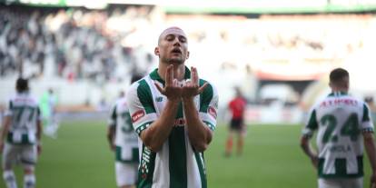 Konyaspor'un golcüsü Kramer'den büyük hareket. Hem sahada hem sokakta sevindirdi