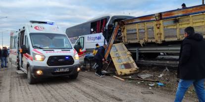 Konya Valiliği açıkladı. Kazada 3 ölü, 33 yaralı var