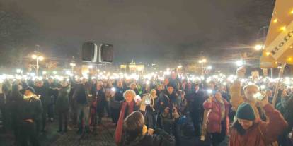 Almanya’da yaklaşık 100 bin kişiden aşırı sağ karşıtı protesto