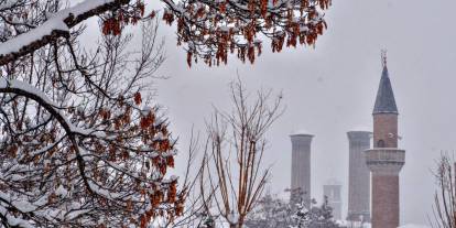 Konya'nın merkezi 2025'te bir ilki yaşadı. Dereceler eksi 12,8 gösterdi