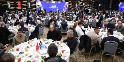 Konya'da Gazzeli aileler iftarda buluştu. Bakan Yerlikaya mutluluklara ortak oldu