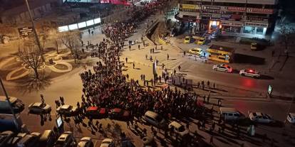 Konya'da yollar kapandı. Binlerce kişi merkezde yürüyor