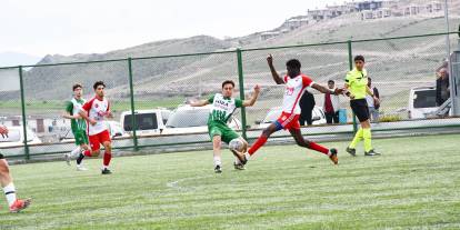 Amatör maçta 7 Kırmızı kart, 2 gol, kazanan yok