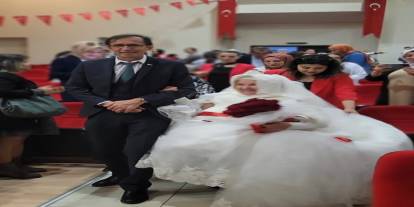 Hayalindeki gelinliği 65 yaşında giyebildi muradına erdi
