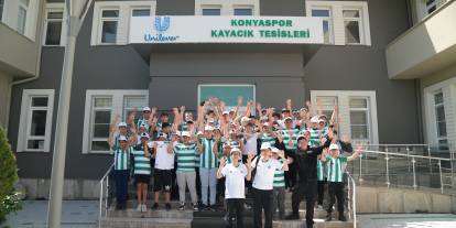 Konyasporlu miniklerden antrenmana sürpriz ziyaret