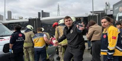 Metrobüste kaza: Seferler durdu, 1 ölü, 20 yaralı