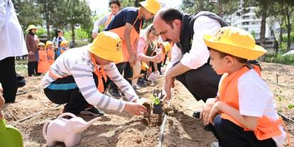 Başkan Altay, özel gençlerle fideleri toprakla buluşturdu