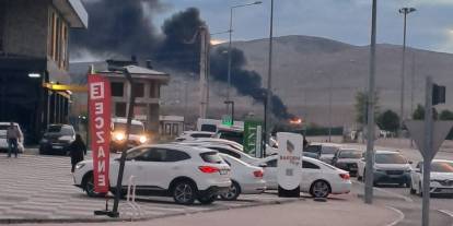 Kelebekler Vadisi'ne yakın noktada yangın. Çok sayıda itfaiye sevk edildi