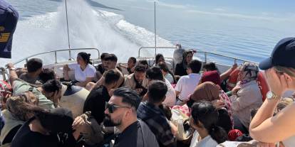 95 yasa dışı göçmen milyonluk yelkenlide yakalandı