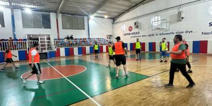 Konya'da bu kez sporcular değil babaları sahne aldı