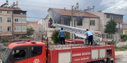 Eşine sinirlenen öfkeli koca evini bezinle yaktı