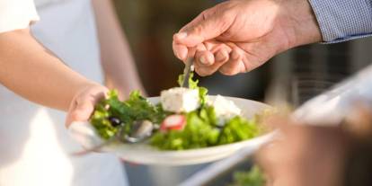 Dikkat! Salata yerine mikroplastik yiyor olabilirsiniz