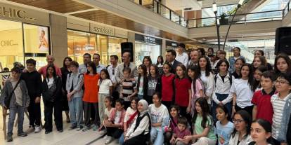 Konya'daki öğrencilerin sergisi tam not aldı. Piyanoda ise Ezgi resital sundu