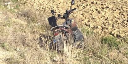 Konya'da elektrikli bisiklet yolun kenarına devrildi: 2 kişi yaralandı