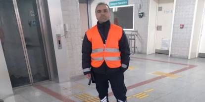 Trende sigara içtiği için kendisini uyaran güvenlik görevlisini öldürdü