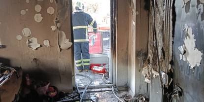 Şok oldular! Bomba gibi patladı, ev harabeye döndü