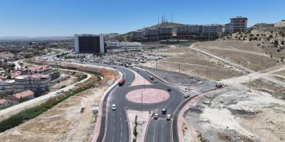 Konya'da trafik rahatlıyor: Meram Tıp Fakültesi girişine asfalt döküldü