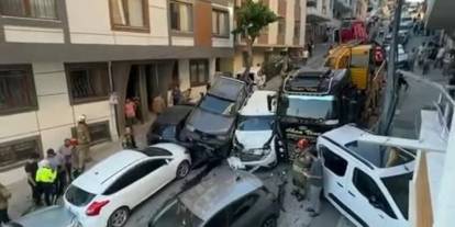 Kayan vinç 23 aracı biçti: Ortalık savaş alanına döndü