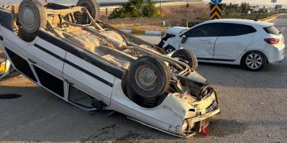 Konya'da otomobiller çarpıştı. 3 yaralı var