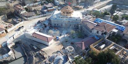 Konya yine gönüllere dokundu. Depremde yıkılan camii yeniden inşa edildi