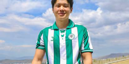 Konyaspor’da Güney Koreli imzayı attı. Konyaspor tarihinde ilk