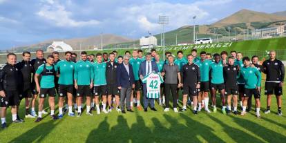Konyalı Vali Çiftçi'den Konyaspor’a moral ziyareti
