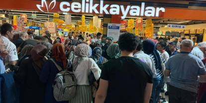 Konyalı market zincirinin indirim günleri izdihama dönüştü