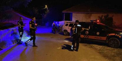 Tartışan 2 arkadaş birbirini bıçakladı: 2 yaralı