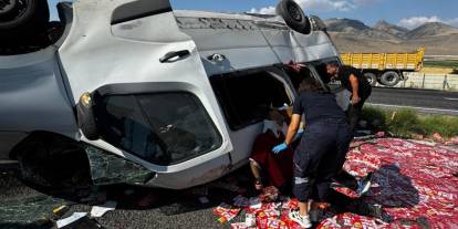 Konya'da minibüs takla attı: 4 yaralı