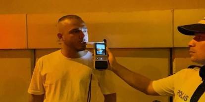 Konya polisinin zorlu sınavı: Alkollü araç sürdü,  1 ay sonra polis olacağım diyip ehliyetini vermedi